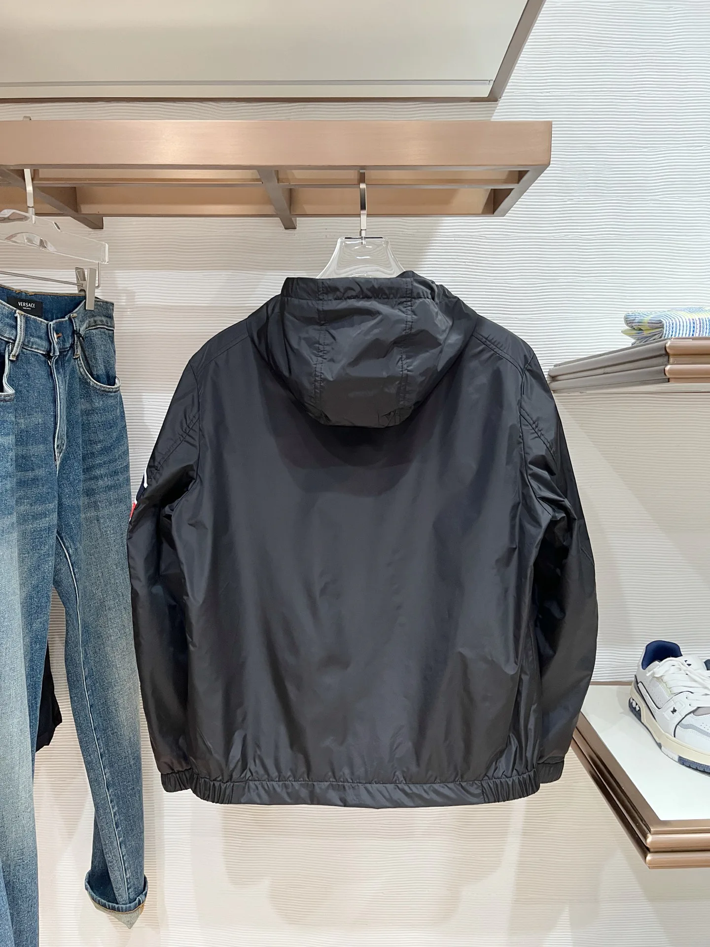 Куртки И Пуховики Мужские Moncler 11392211