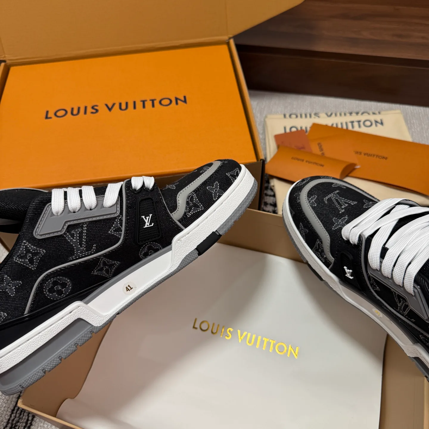 Кроссовки Женские Louis Vuitton 245618
