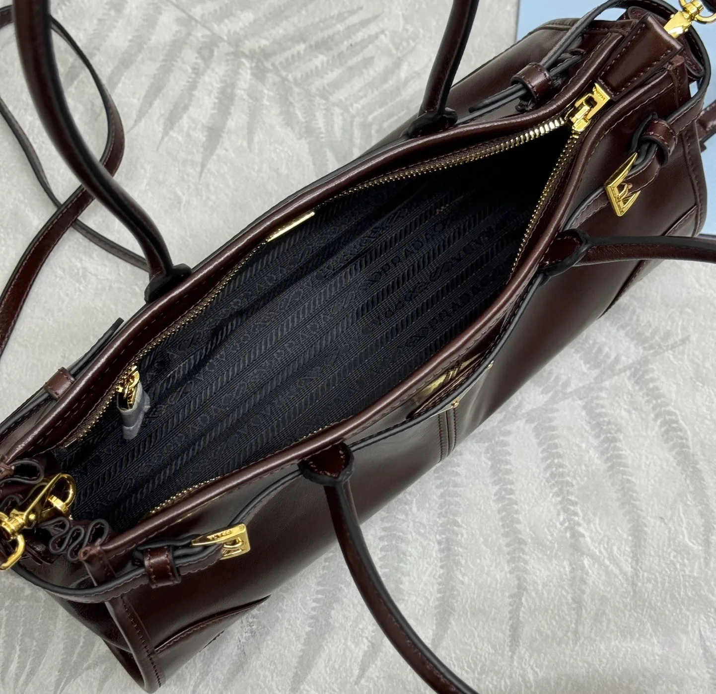 Классические Сумки Женские Prada 11462506