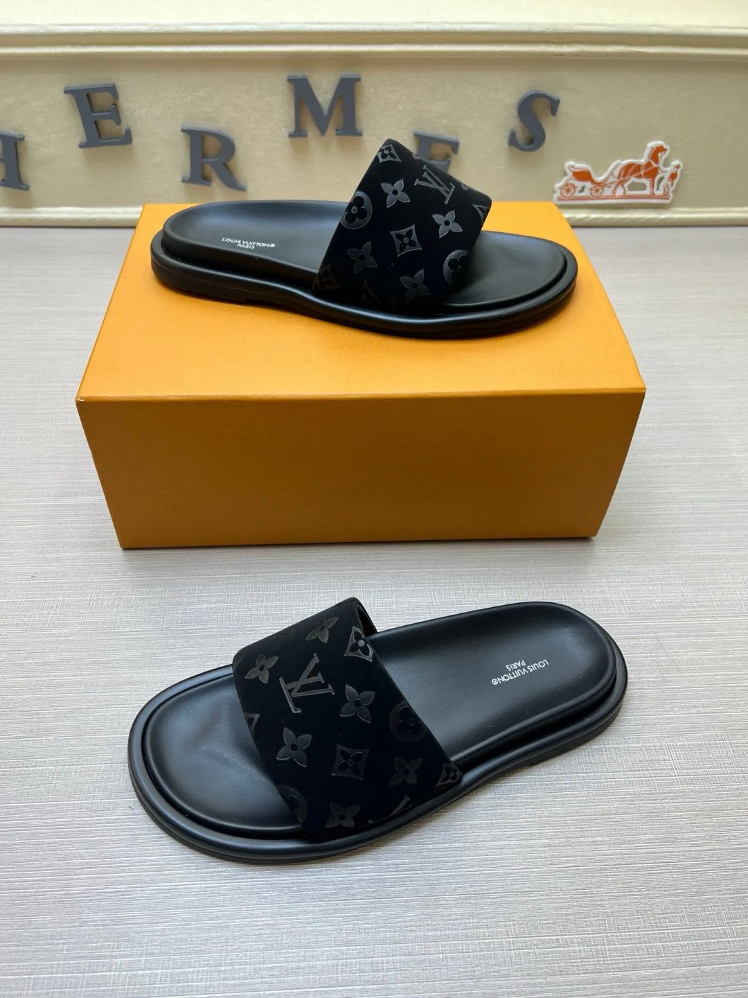 Шлепанцы Женские Louis Vuitton 9801514