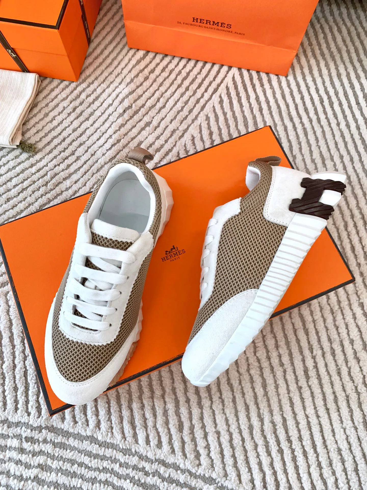 Кроссовки Женские Hermes 18485823