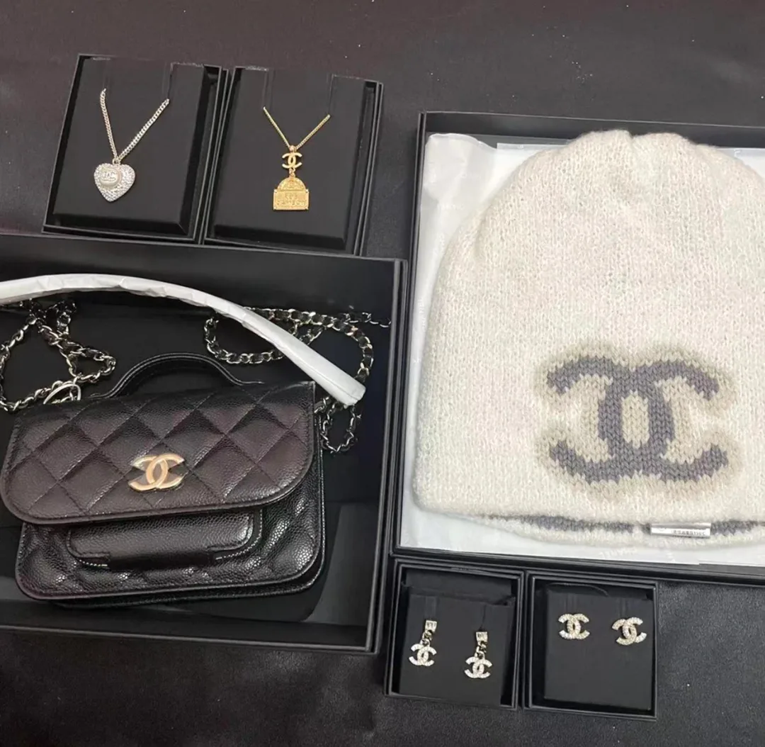 Головные Уборы Chanel 3844431