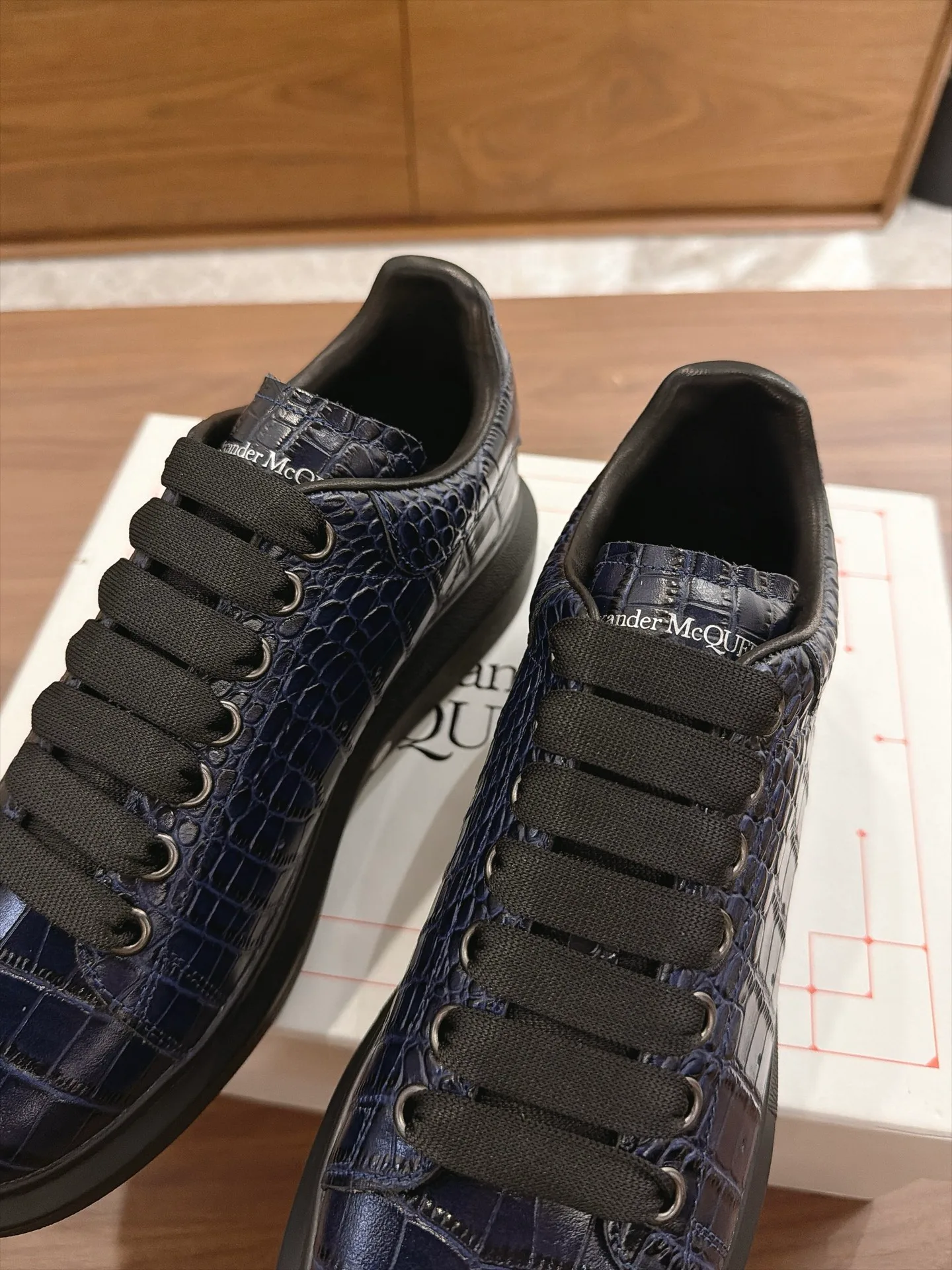 Кроссовки Женские Alexander Mcqueen 18159797