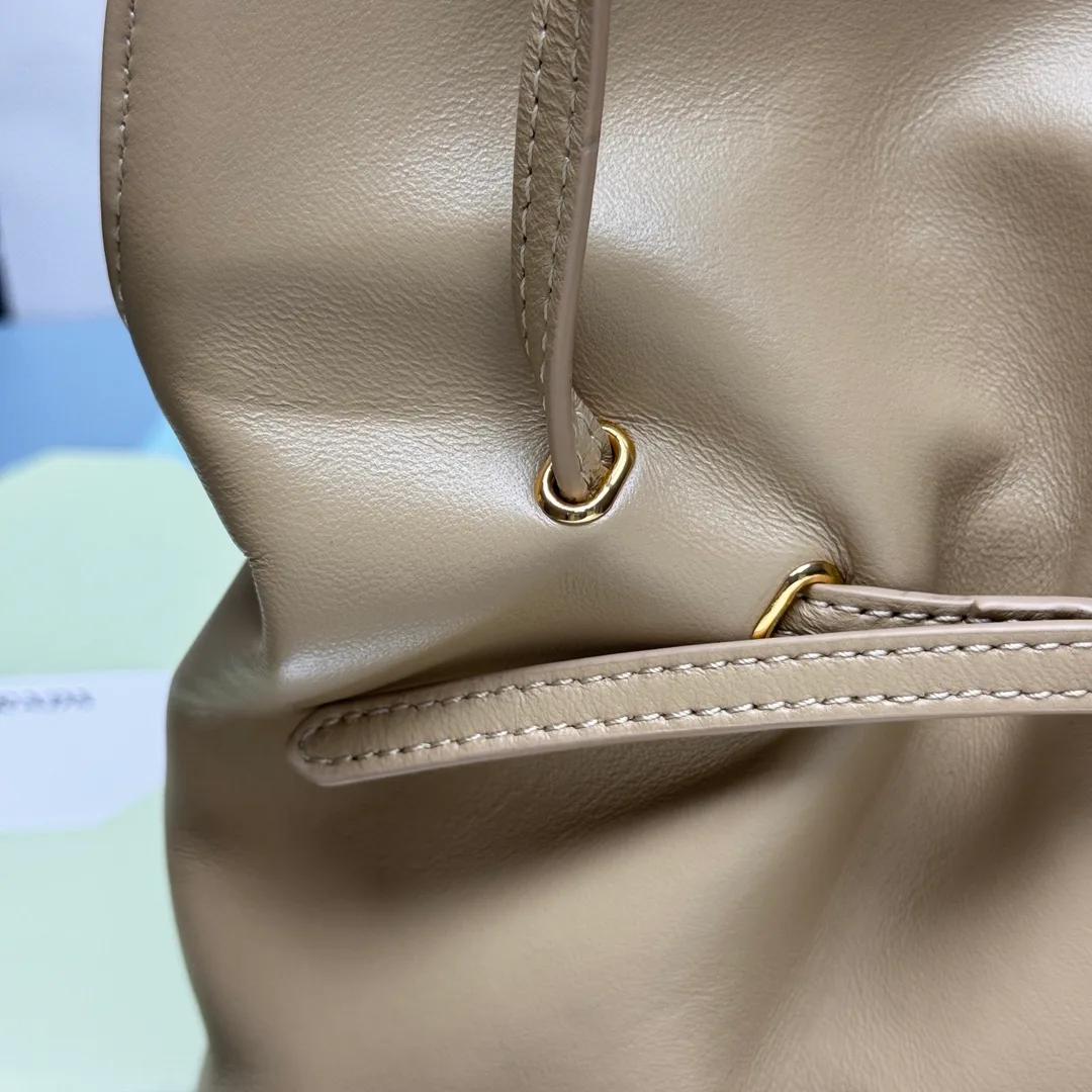 Классические Сумки Женские Prada 11565722