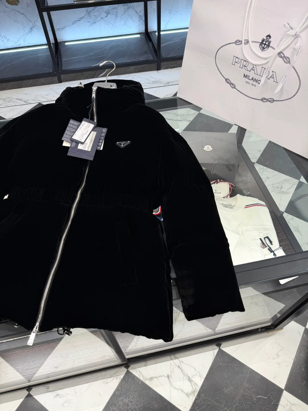 Куртки И Пуховики Женские Prada 19421693