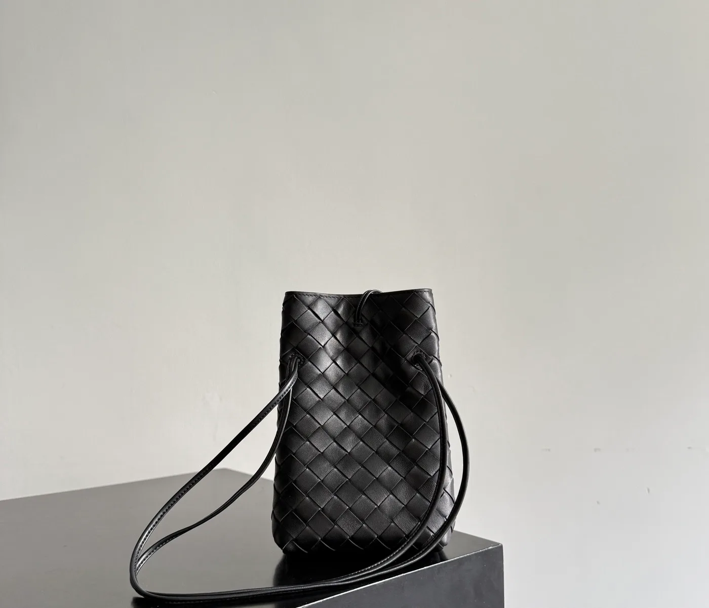 Сумки На Ремне Женские Bottega Veneta 11978384