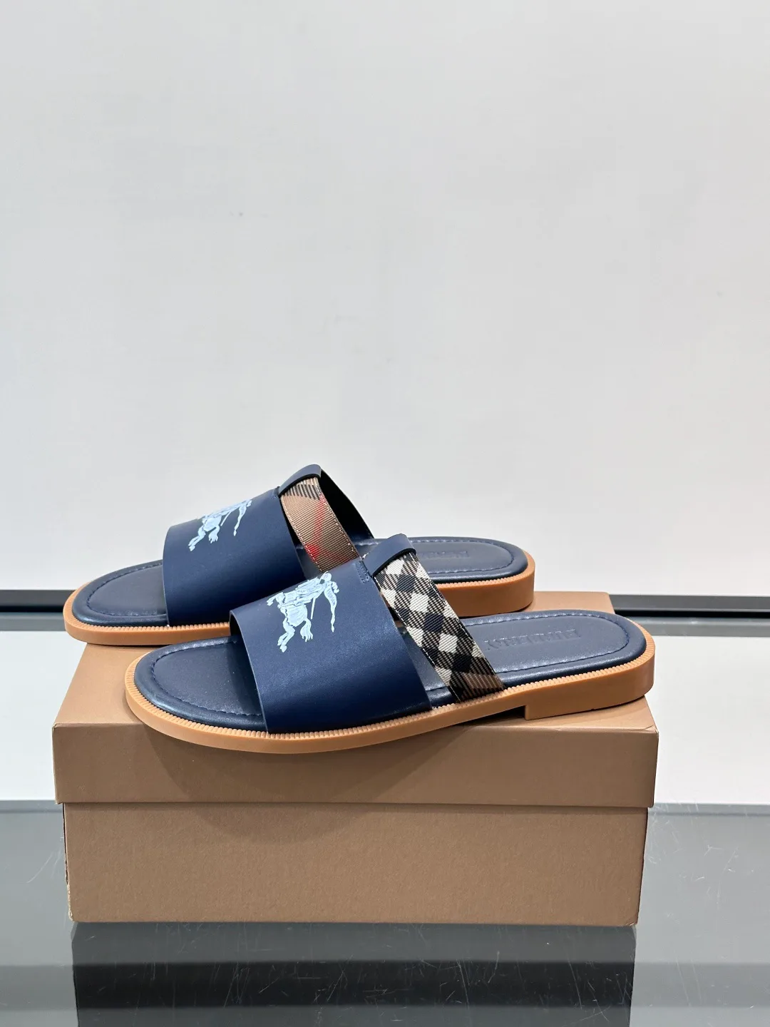 Сандалии Мужские Burberry 13546926