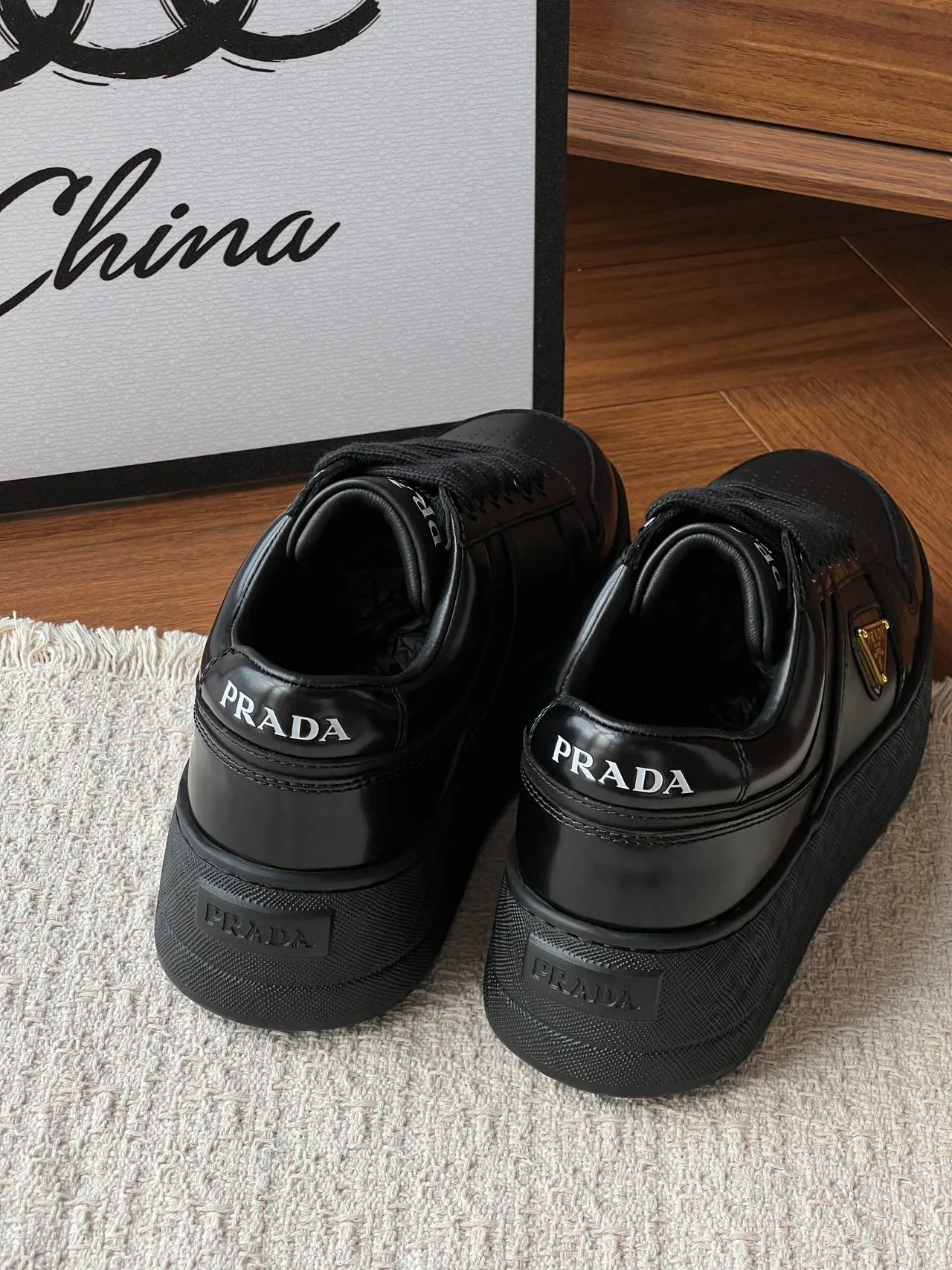 Кроссовки Женские Prada 18170786
