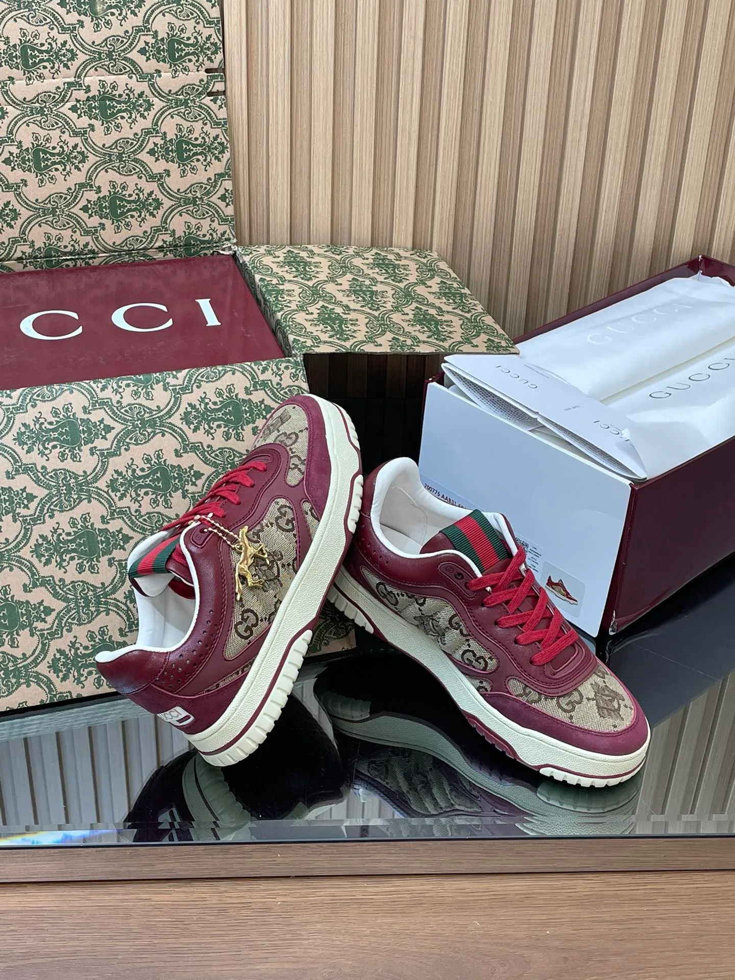 Кроссовки Женские Gucci 3443586