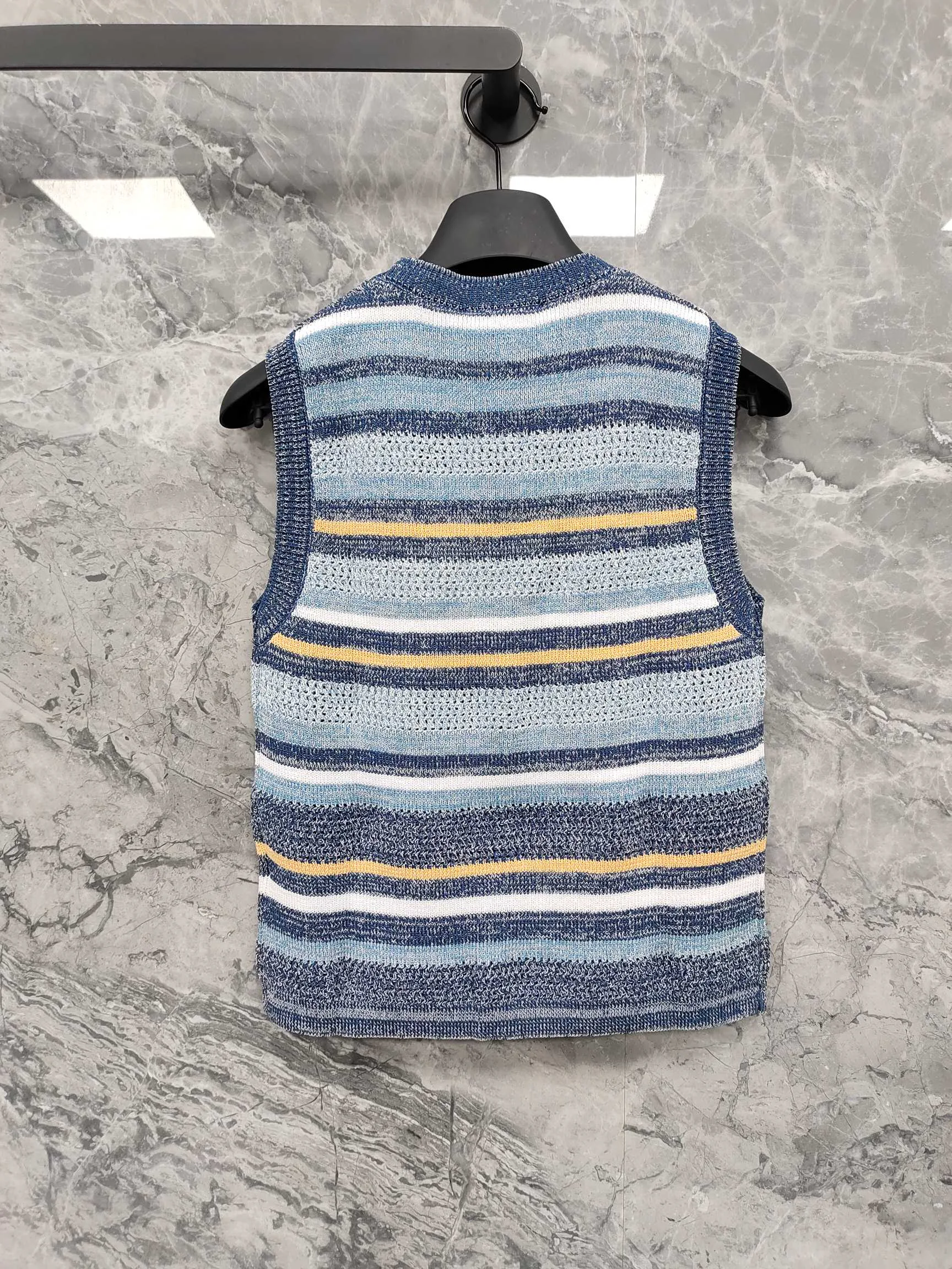Жилеты Женские Chanel 14692442