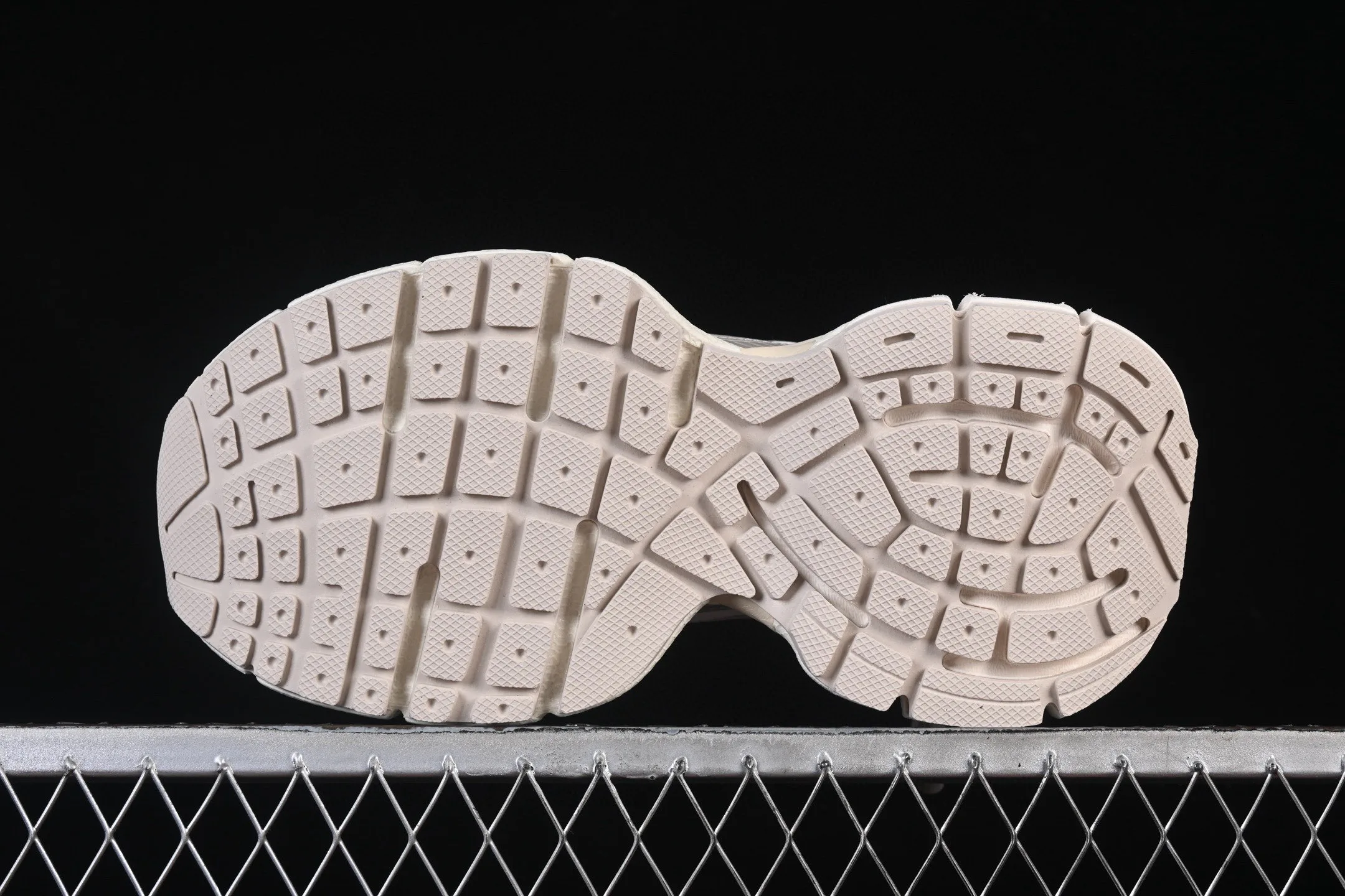 Кроссовки Женские Balenciaga 526559