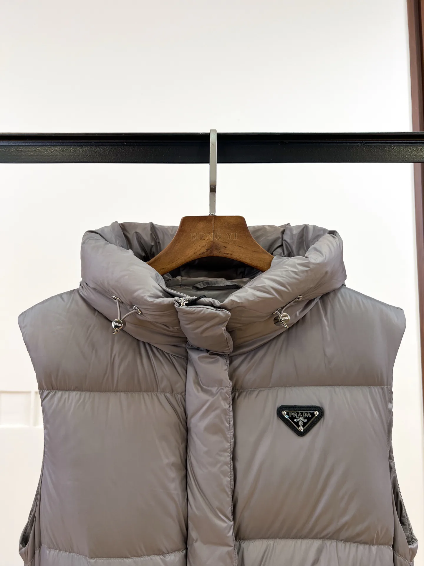 Куртки И Пуховики Женские Prada 18820479