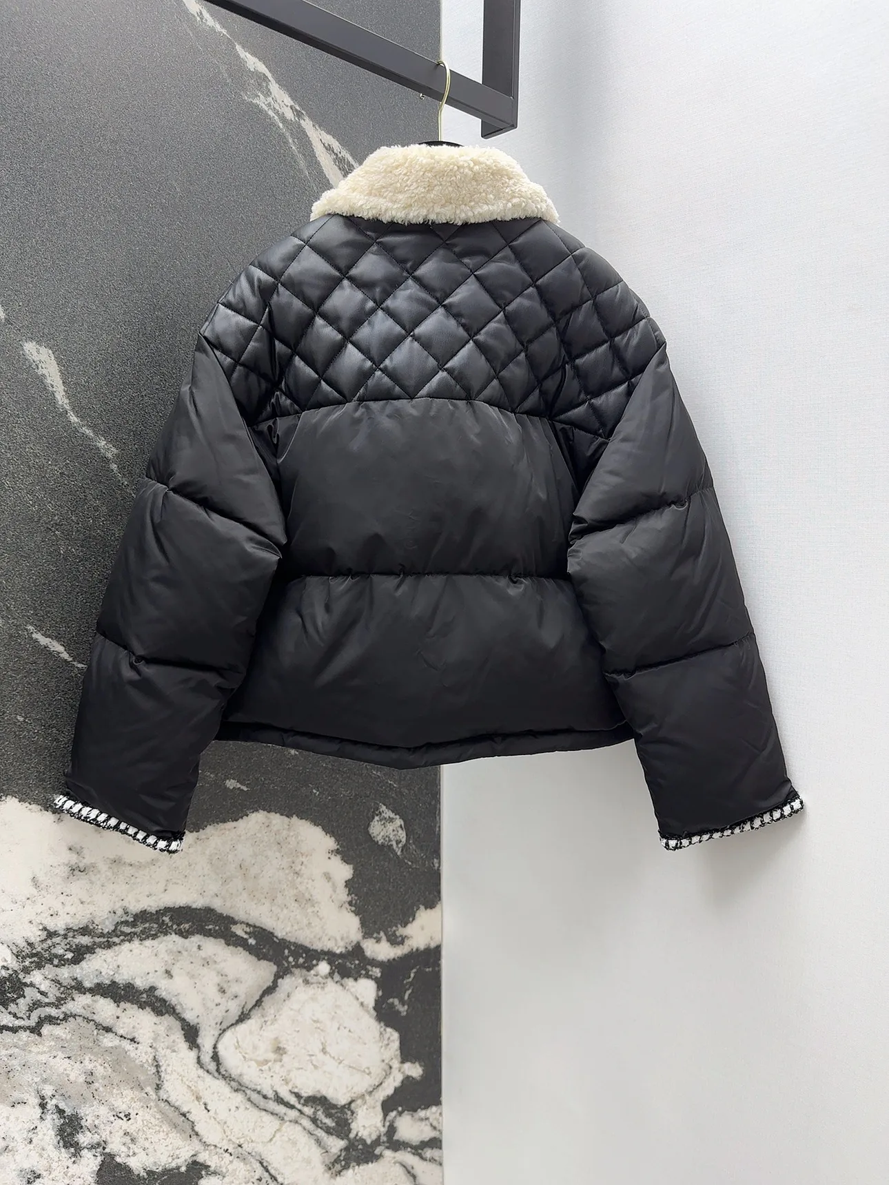 Куртки И Пуховики Женские Chanel 82021