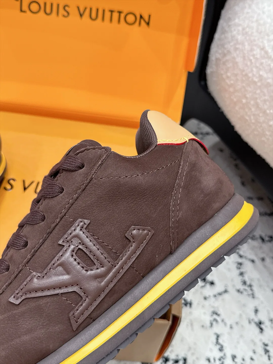 Кроссовки Женские Louis Vuitton 18406459