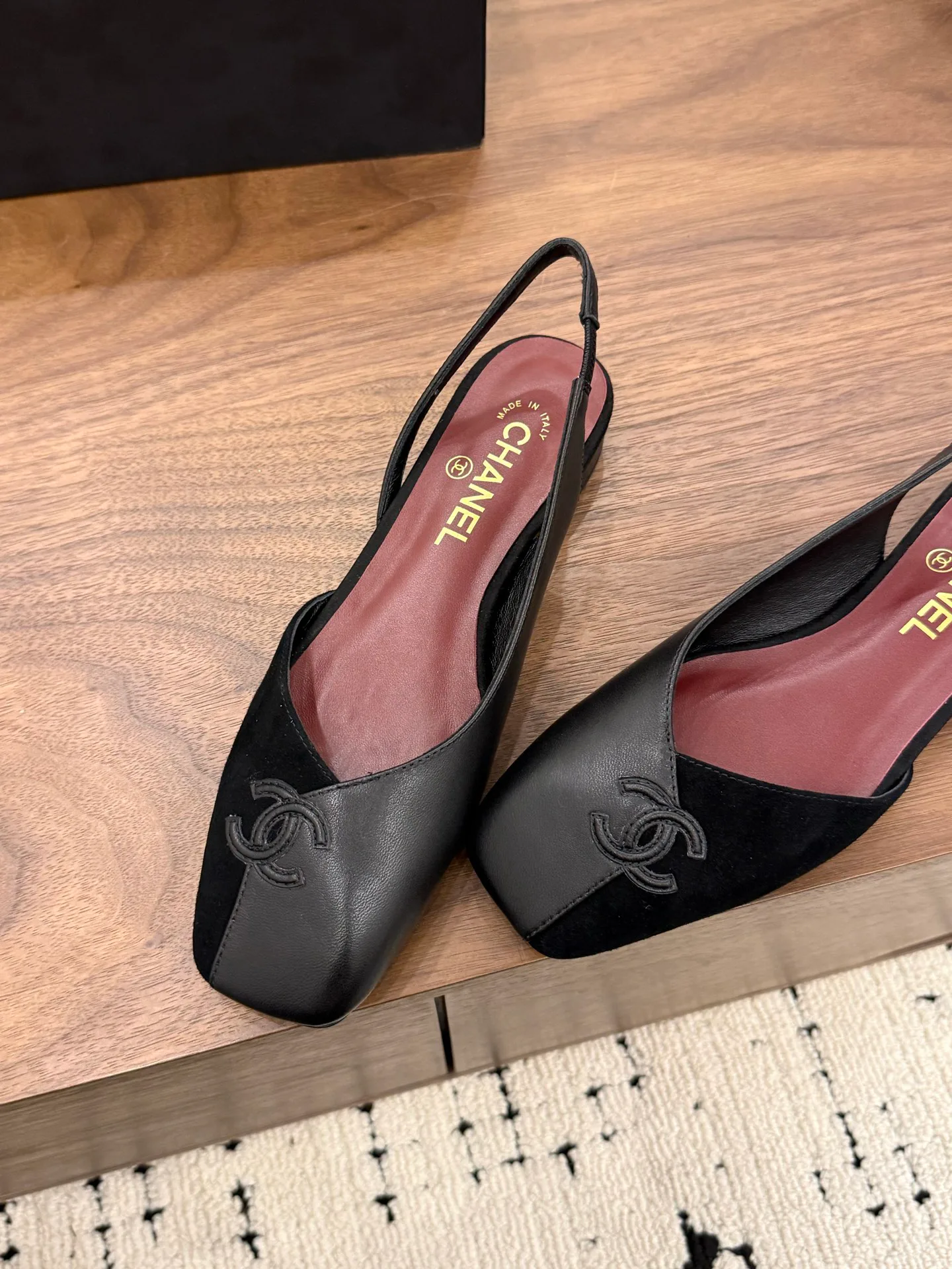 Босоножки Женские Chanel 11898556