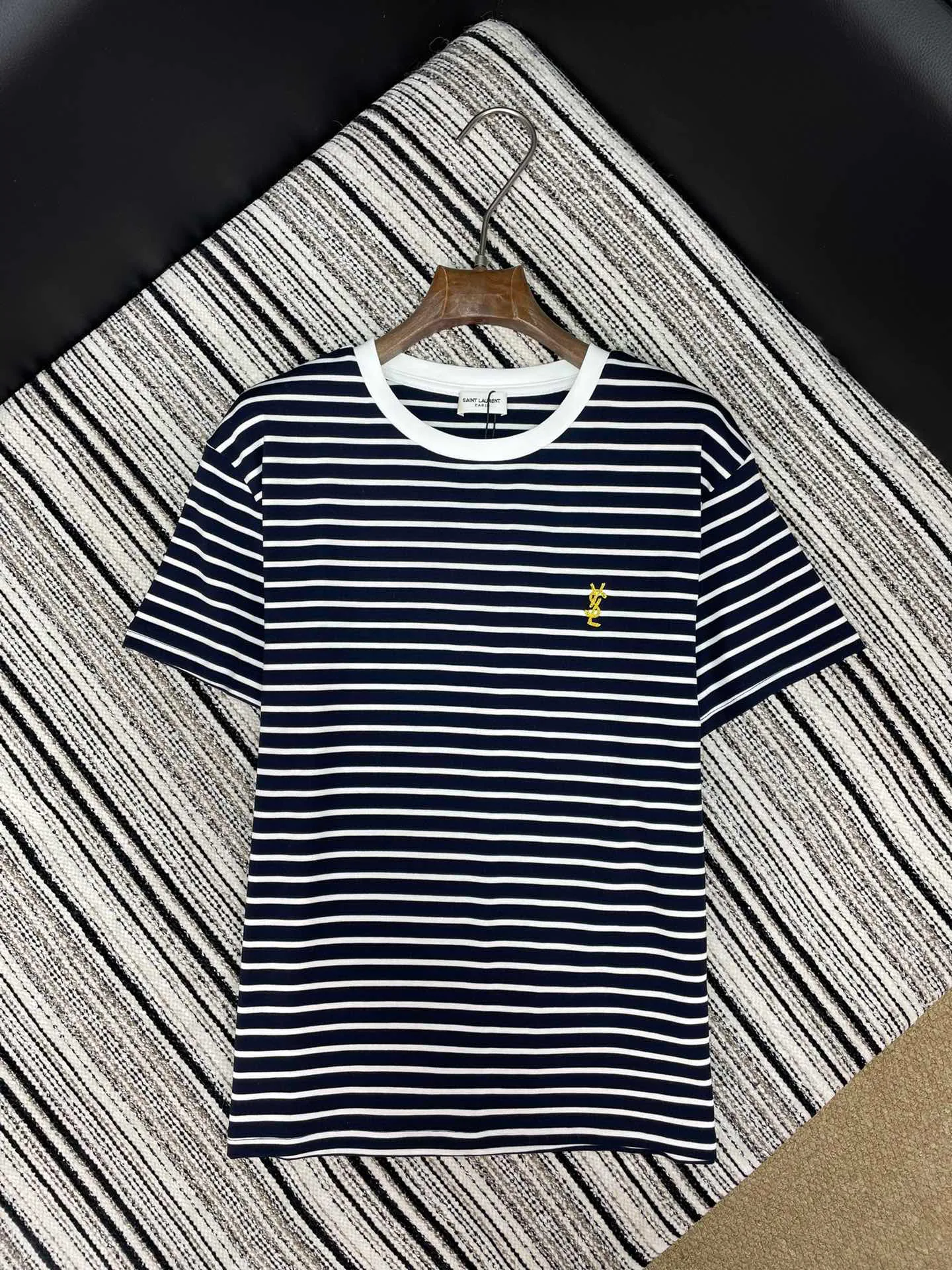 Футболки Женские Saint Laurent 681837