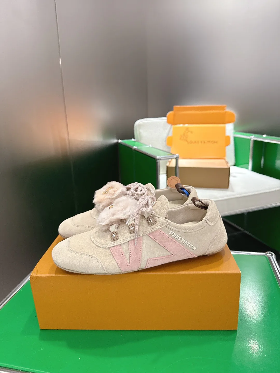 Кроссовки Женские Louis Vuitton 1452081