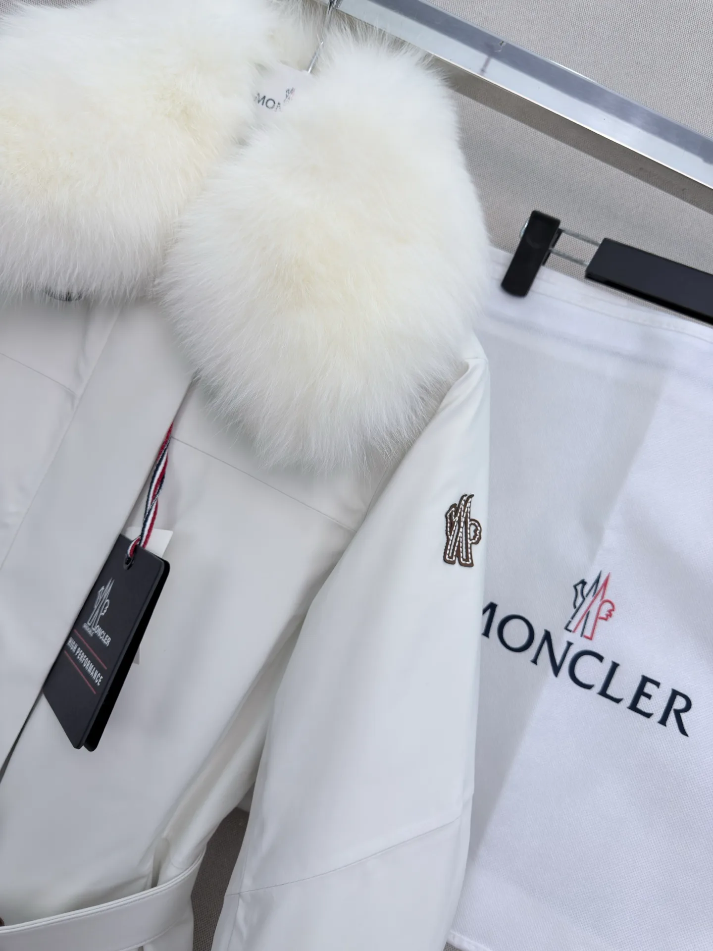 Куртки И Пуховики Женские Moncler 19727156