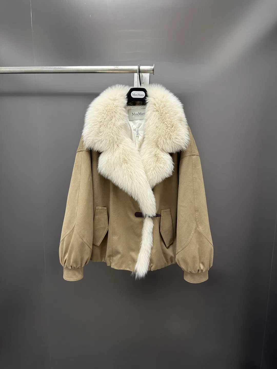 Куртки И Пуховики Женские Max Mara 18702443