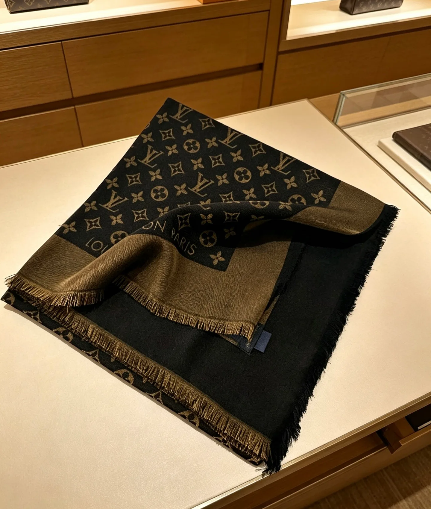 Шарфы Louis Vuitton 15150445