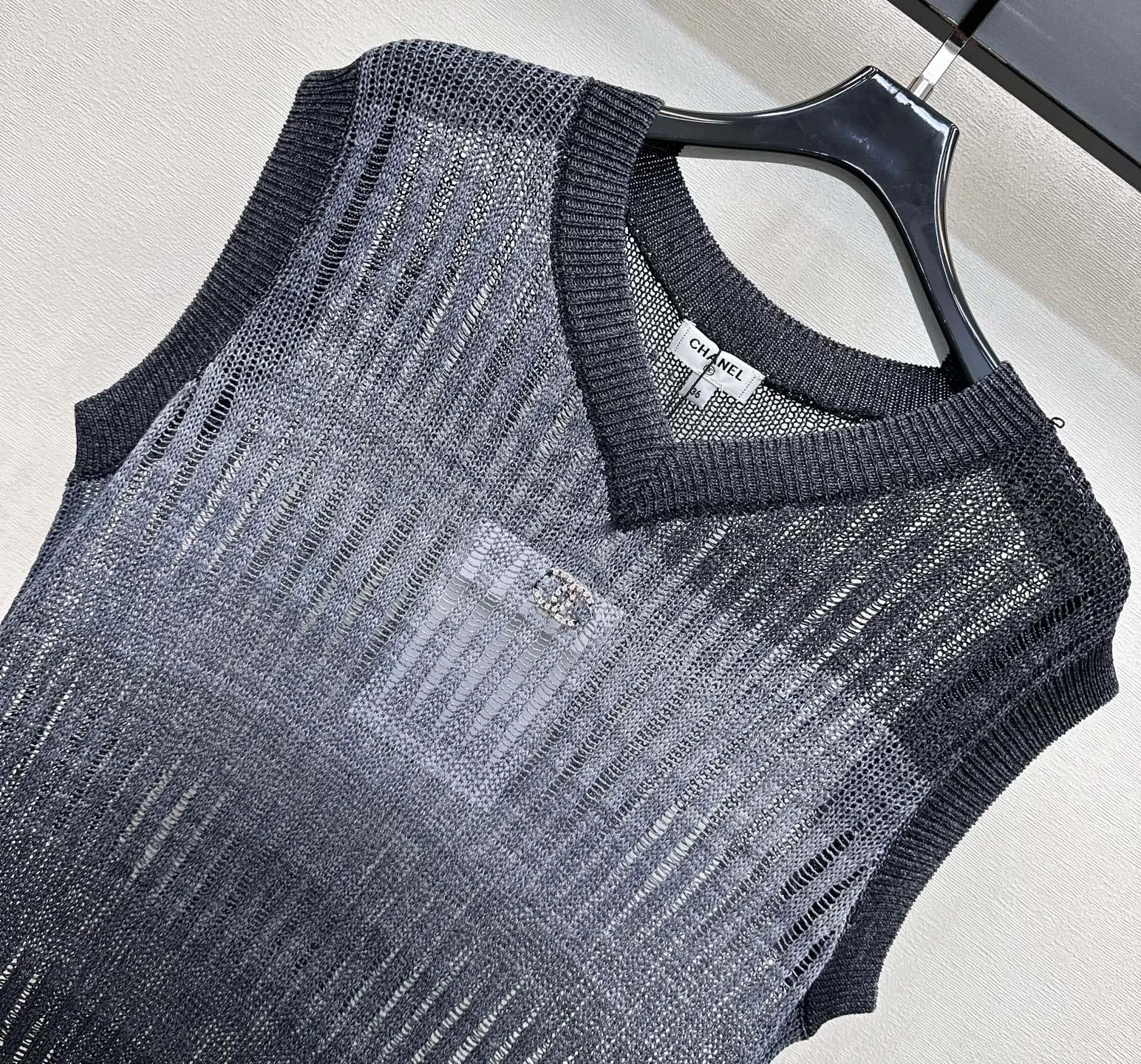 Жилеты Женские Chanel 11642713