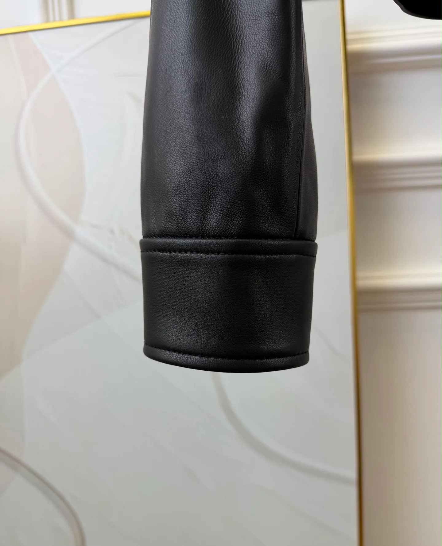 Кожаные Куртки И Дублёнки Женские Christian Dior 18010882
