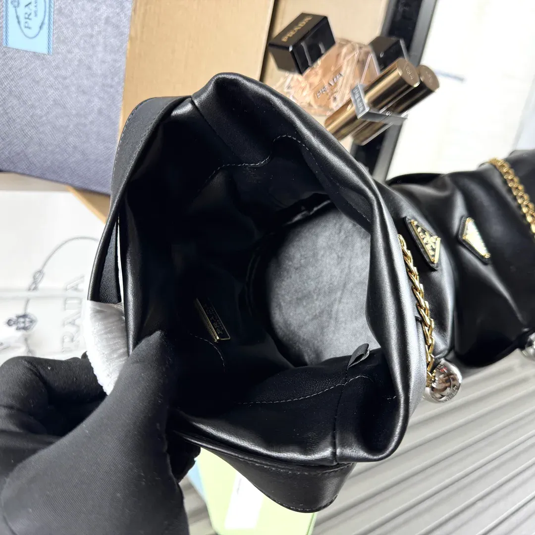 Классические Сумки Женские Prada 225551