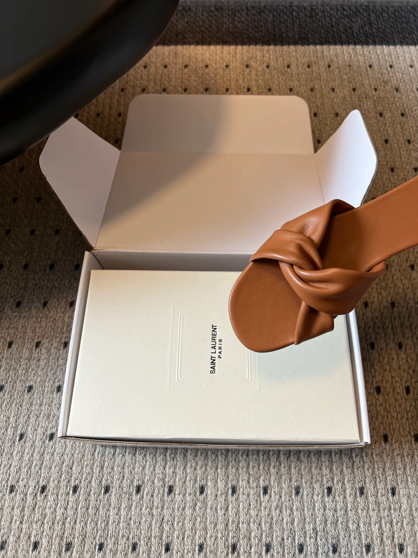 Шлепанцы Женские Saint Laurent 17632129