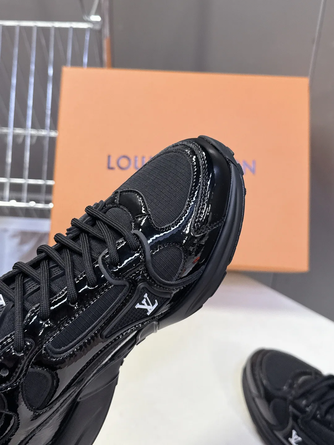 Кроссовки Женские Louis Vuitton 11152709