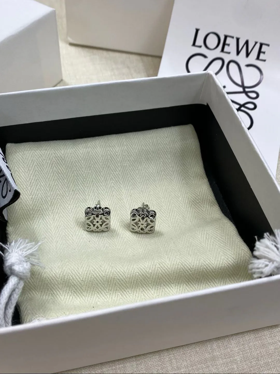 Бижутерия Loewe 1302347