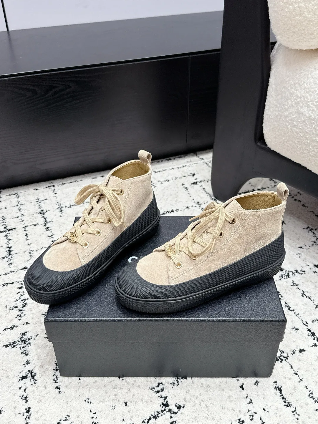 Кроссовки Женские Chanel 18505531