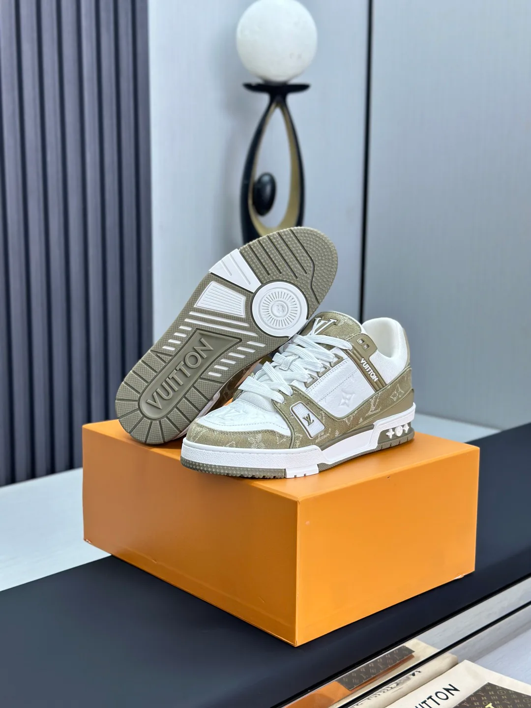 Кроссовки Женские Louis Vuitton 153026