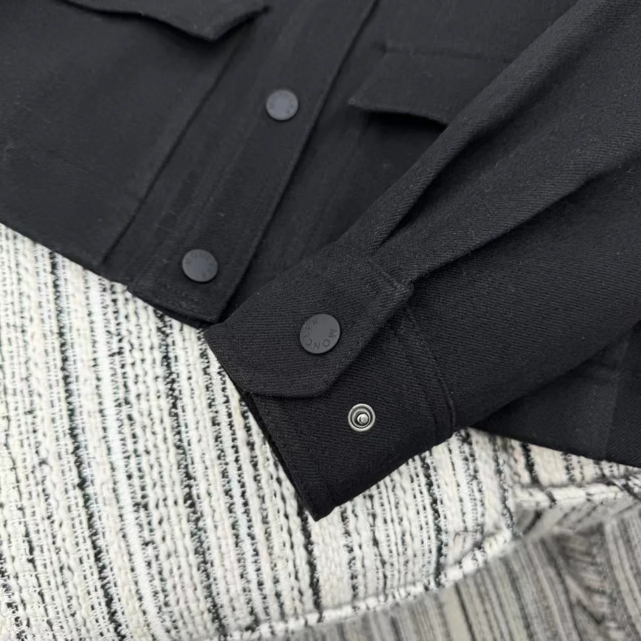 Куртки И Пуховики Женские Moncler 2600348