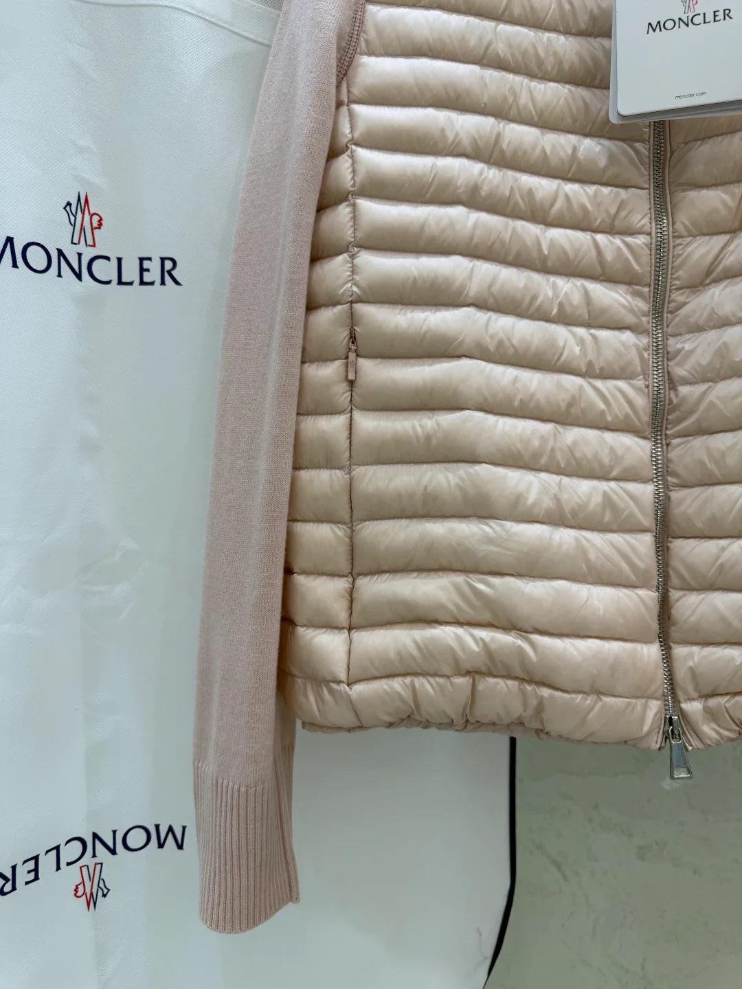 Куртки И Пуховики Женские Moncler 17918889