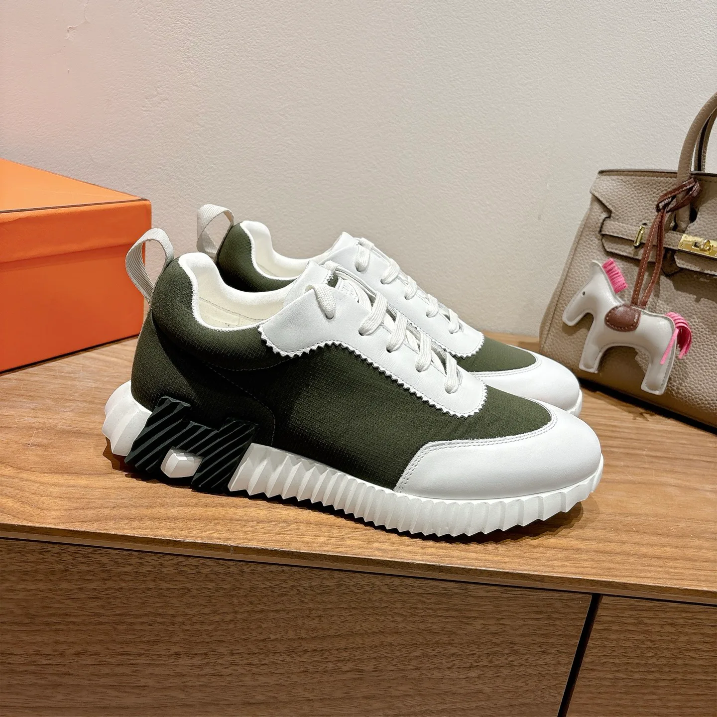 Кроссовки Женские Hermes 9915130