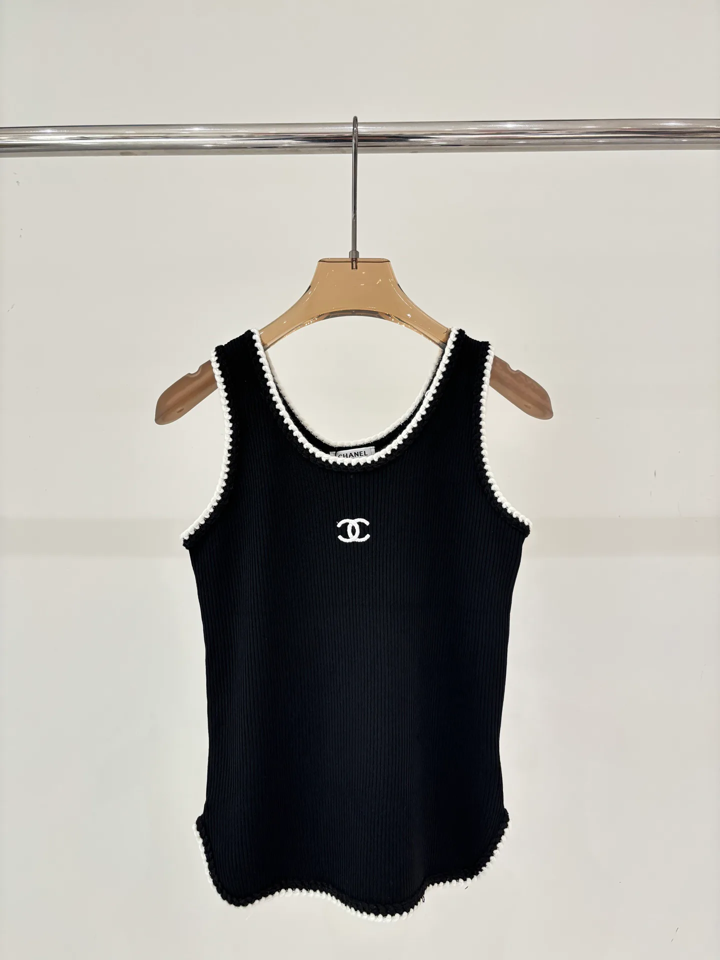 Жилеты Женские Chanel 11452290