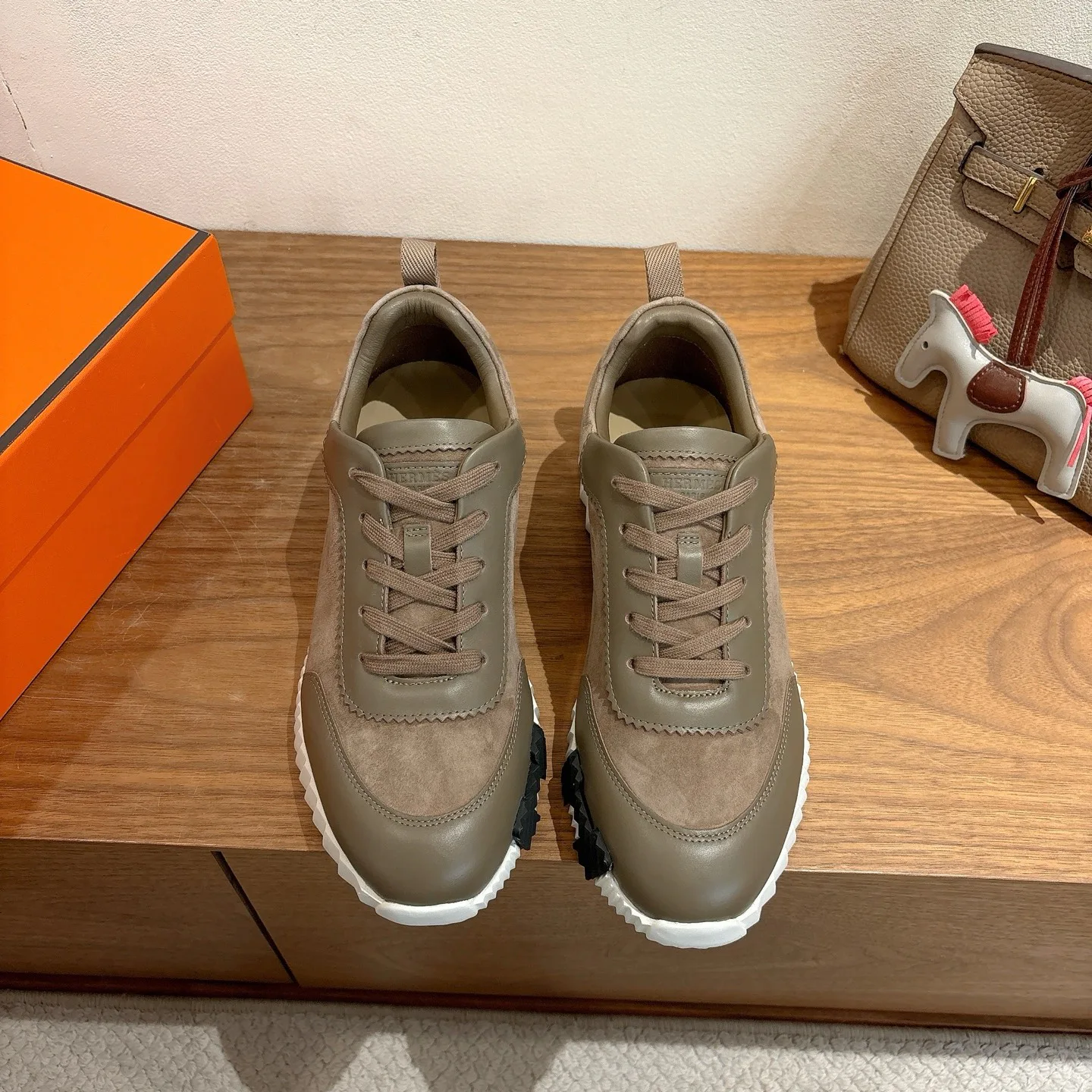Кроссовки Женские Hermes 18729682