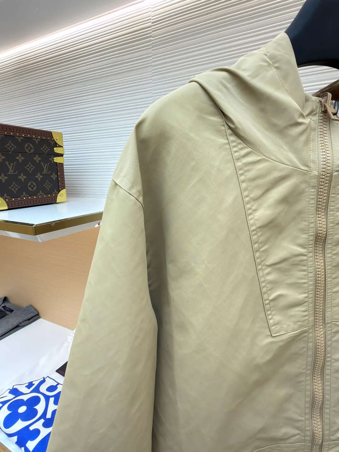 Куртки И Пуховики Мужские Louis Vuitton 9693477