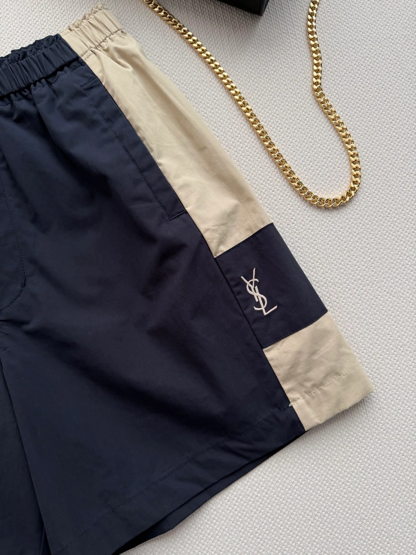 Шорты Женские Saint Laurent 18601949