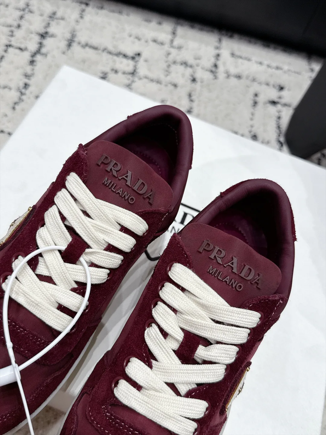 Кроссовки Женские Prada 17978257