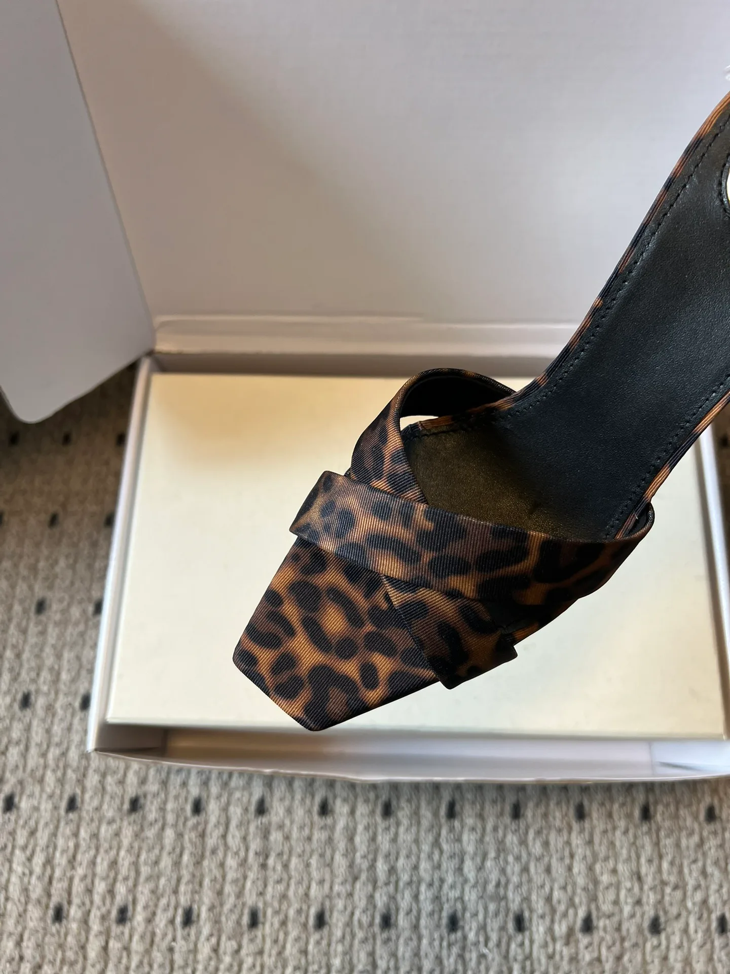 Босоножки Женские Saint Laurent 10835492