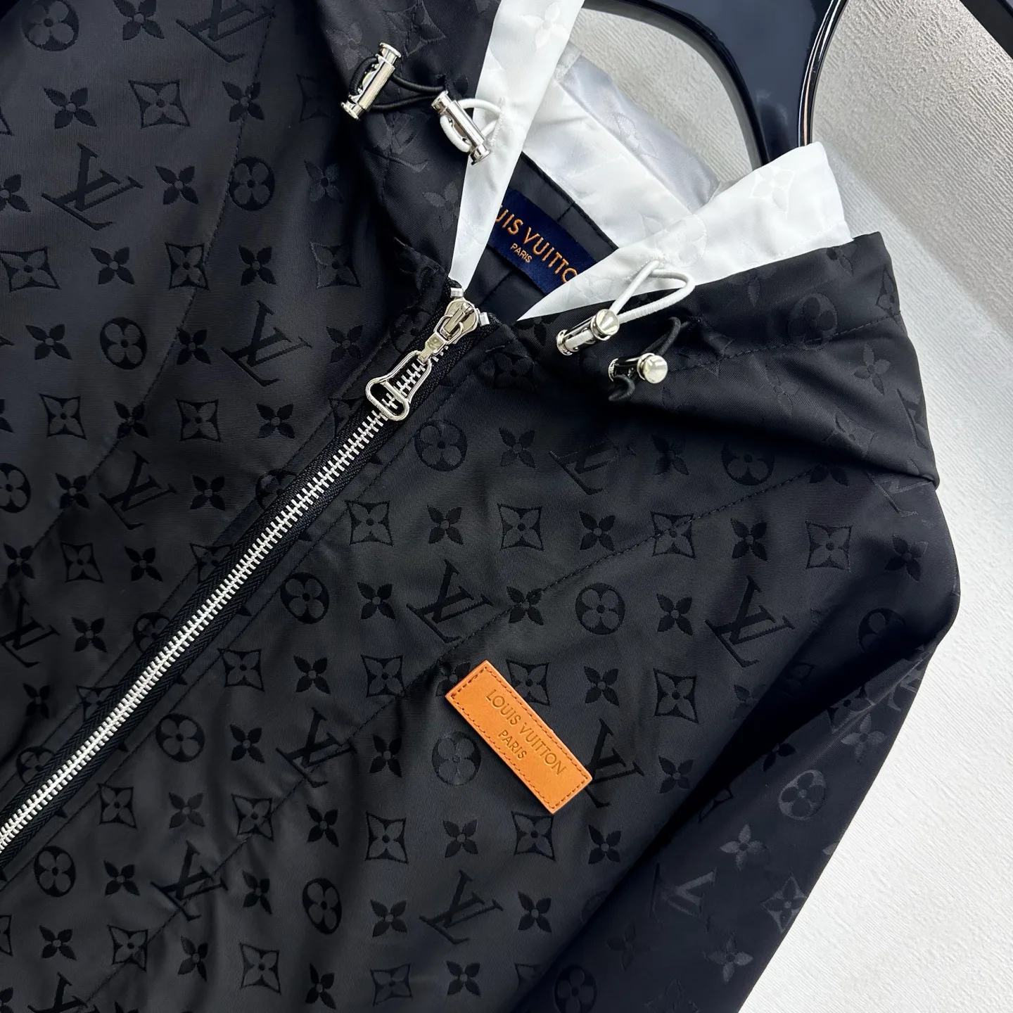 Куртки И Пуховики Женские Louis Vuitton 18555703