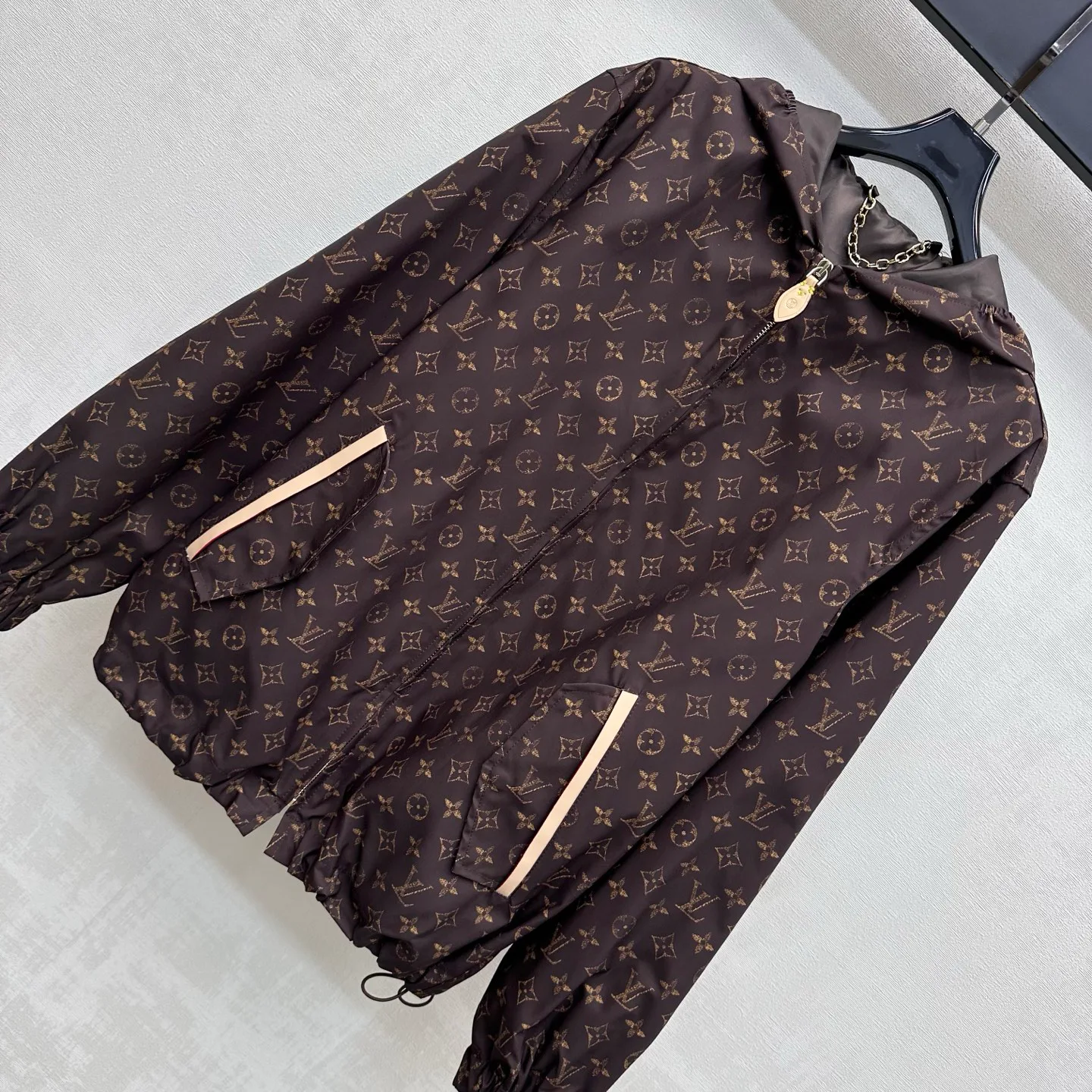 Куртки И Пуховики Женские Louis Vuitton 18328047