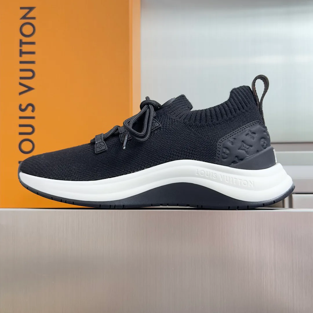 Кроссовки Женские Louis Vuitton 17950524