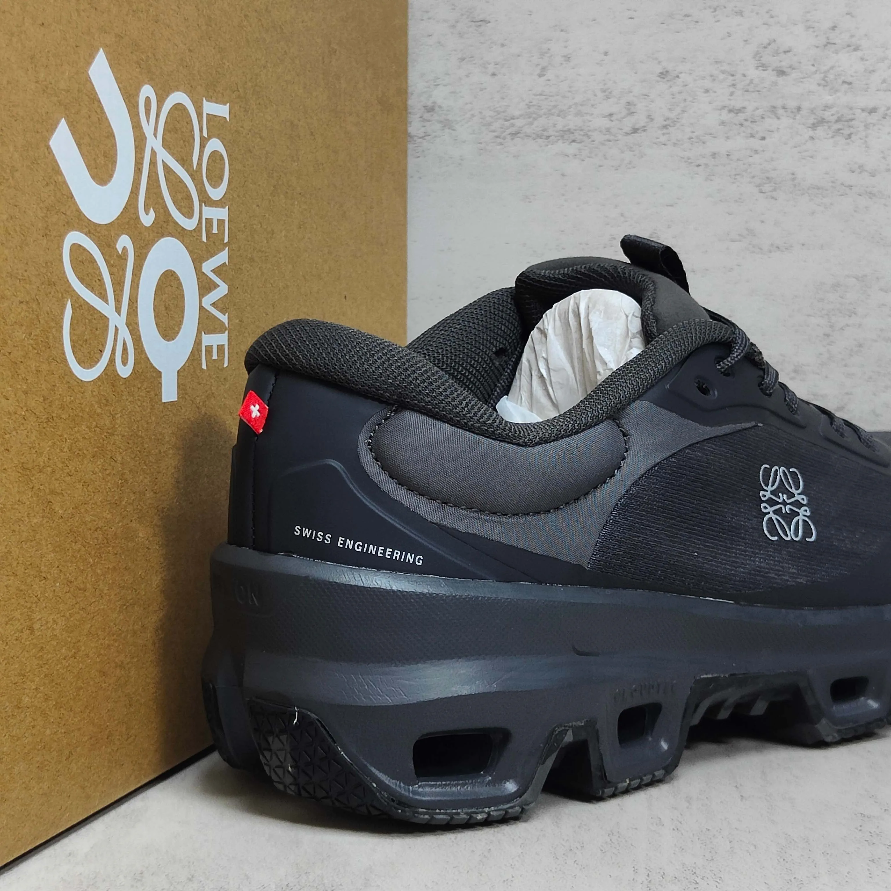 Кроссовки Женские Loewe 108336