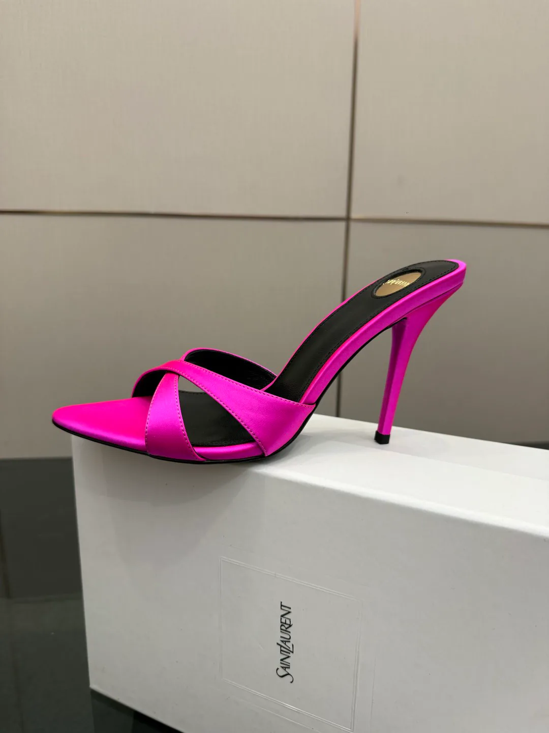 Босоножки Женские Saint Laurent 11409893