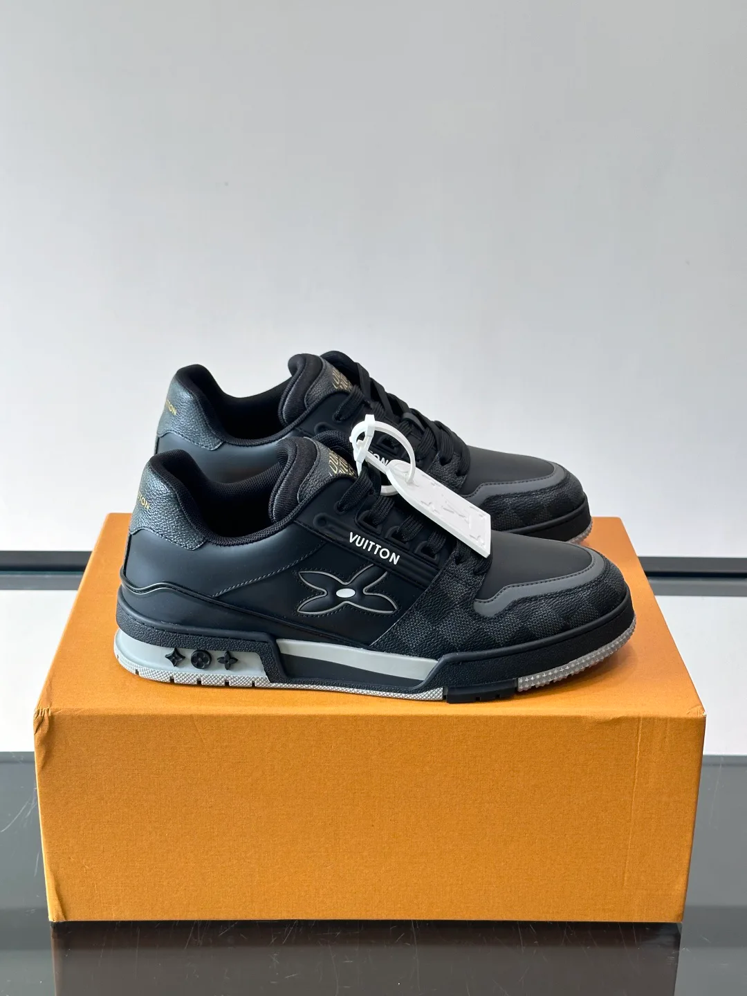 Кроссовки Мужские Louis Vuitton 13546849