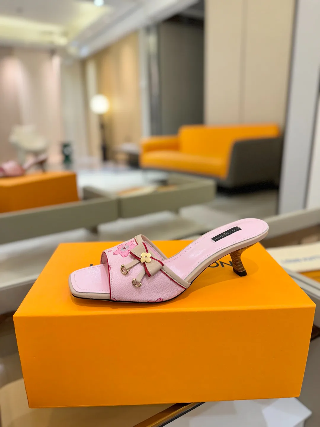 Сандалии Женские Louis Vuitton 9623484
