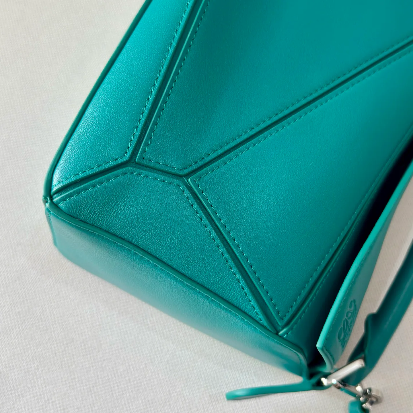 Классические Сумки Женские Loewe 11837640