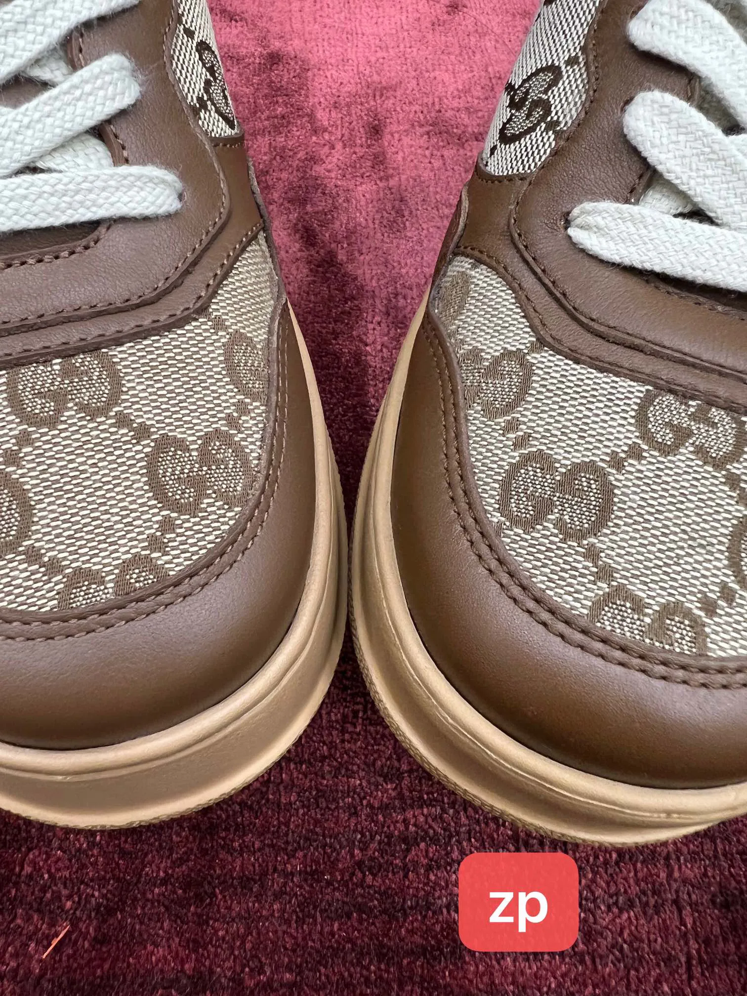 Кроссовки Женские Gucci 18995341